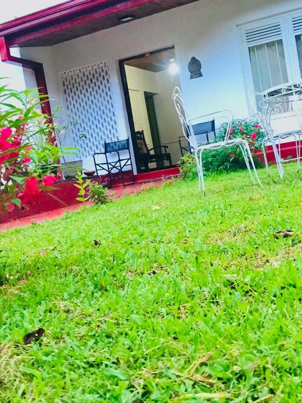 No 06 Veediya Bandara Lane Bahirawakanda Guest House Kandy Exterior photo